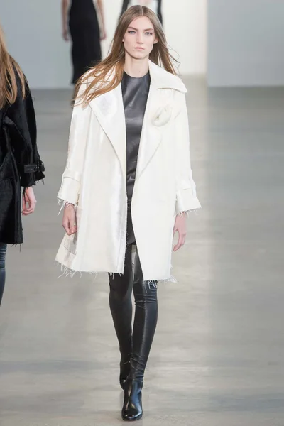 Look 30